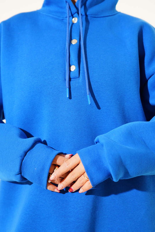 سويت شيرت ساكس بنصف زر وخيط ثلاثي