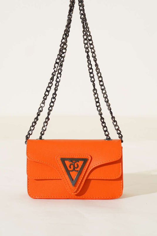 Tasche mit Dreiecksemblem und Kettenriemen, orange