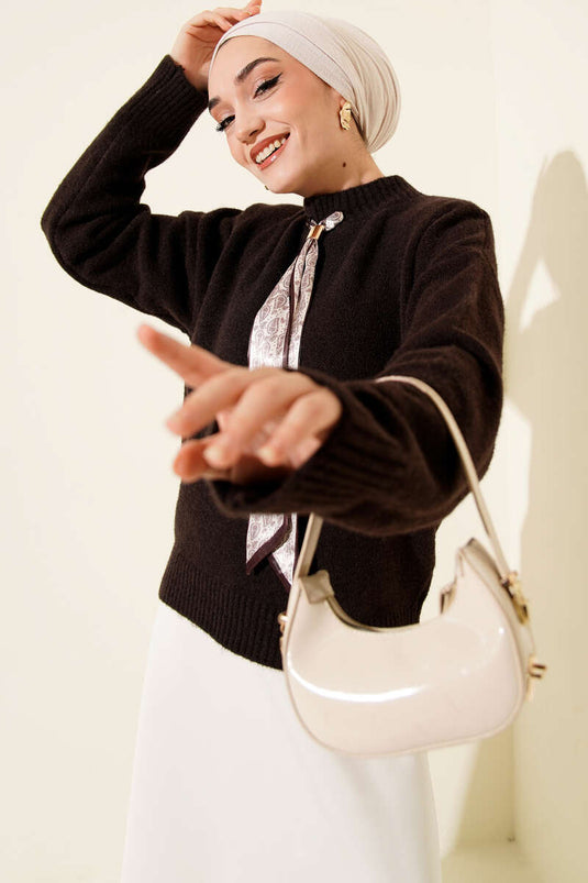 كنزة صوفية طويلة بوشاح بلون القهوة الداكن