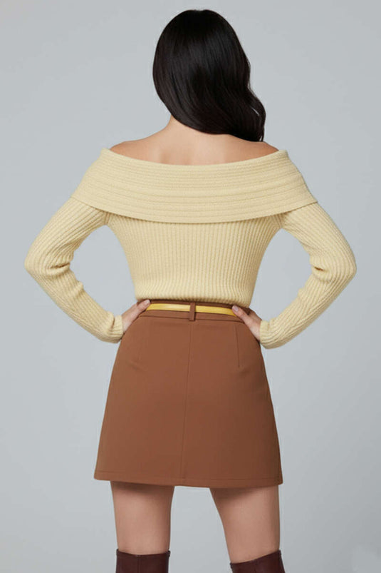 كنزة صوفية بأكمام طويلة وياقة مادونا، صفراء