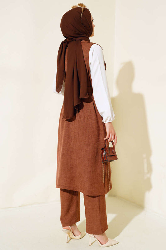 Costume Trois Pièces En Lin avec Gilet Long Marron