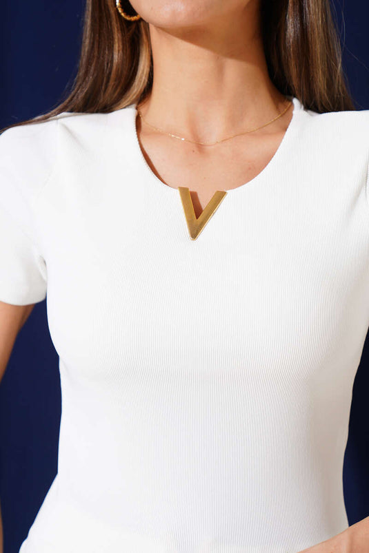 V-accessoire korte mouwen tweedelig pak wit