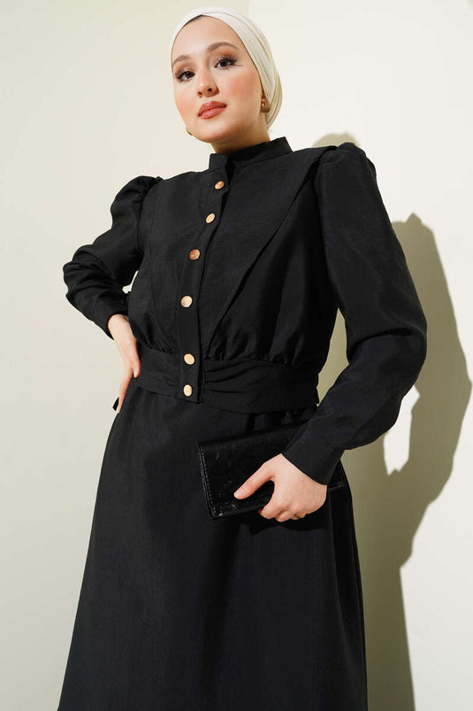 طقم من قطعتين من السترة ذات الرقبة على شكل حرف V باللون الأسود