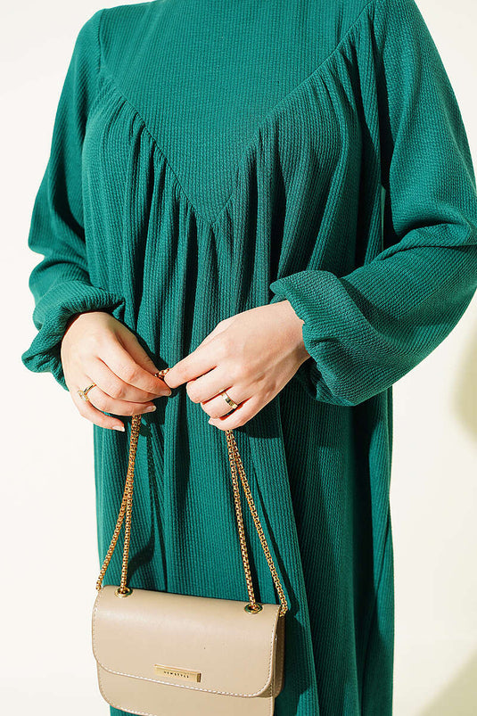 Robe Verte Avec Détail À Cordons