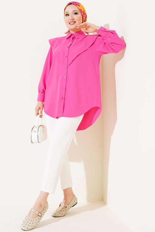 قميص فوشيا بتفاصيل على شكل حرف V