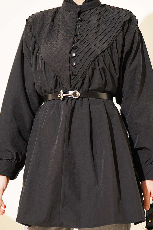 Tunique noire à demi-boutons avec nervures en V