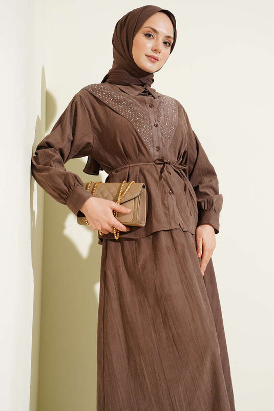 V-Formiges Set mit Tencel-Rock und Steinverzierung, Braun