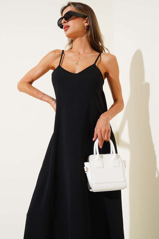 فستان أيروبين أسود بياقة على شكل حرف V