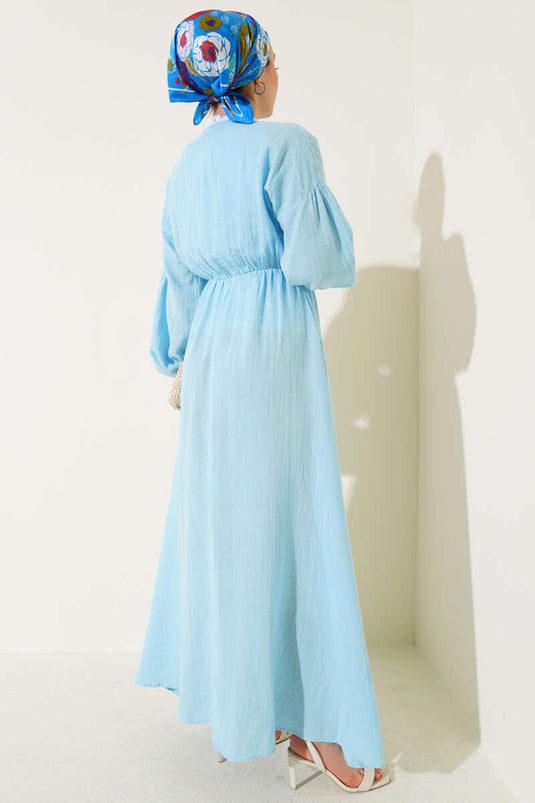 فستان برباط وفتحة رقبة على شكل حرف V أزرق ثلجي