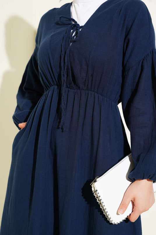 فستان برباط وفتحة رقبة على شكل حرف V أزرق داكن