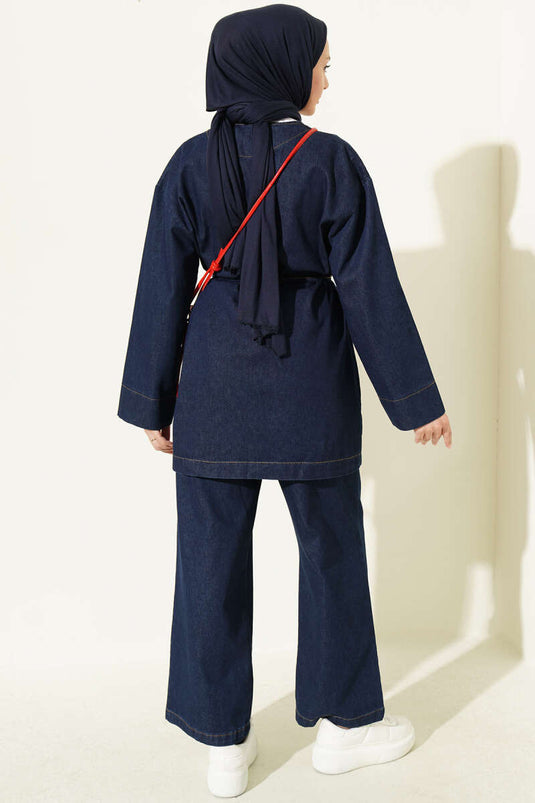 Completo In Denim Con Scollo A V E Spilla In Blu Scuro