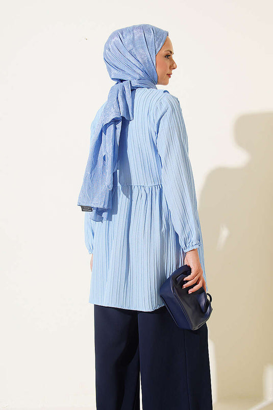Kimono Azul Con Cuello En V Y Volantes