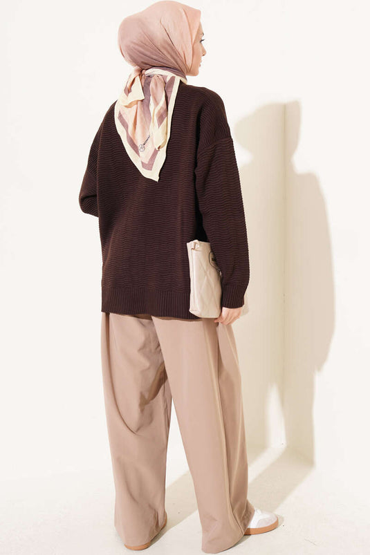 Oversized Strickjacke Mit V-Ausschnitt Und Rippenmuster In Warmem Braun