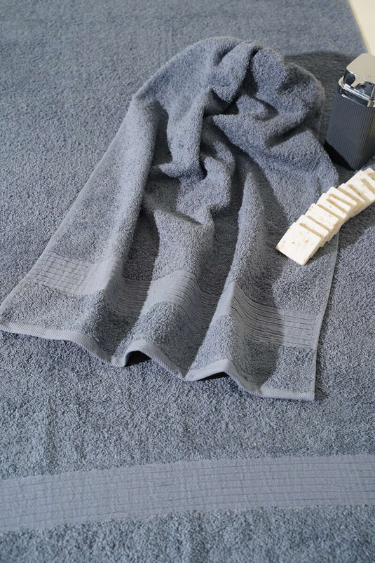 مجموعة مناشف حمام فينا مكونة من قطعتين مدخنة