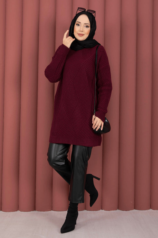 فينيا بقلاوة تصميم كنزة صوف عنابي