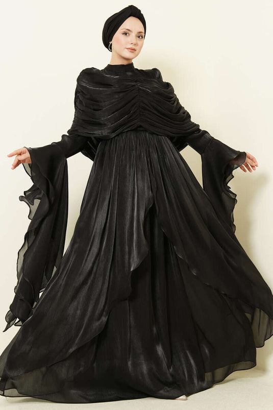 Robe de soirée noire drapée avec volant et détail volanté