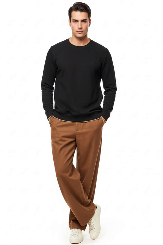 سويت شيرت أسود محبوك مطرز بنمط الوافل