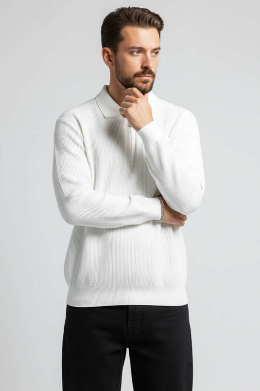 كنزة رجالية محبوكة بياقة بولو بنمط الوافل، لون بيج فاتح