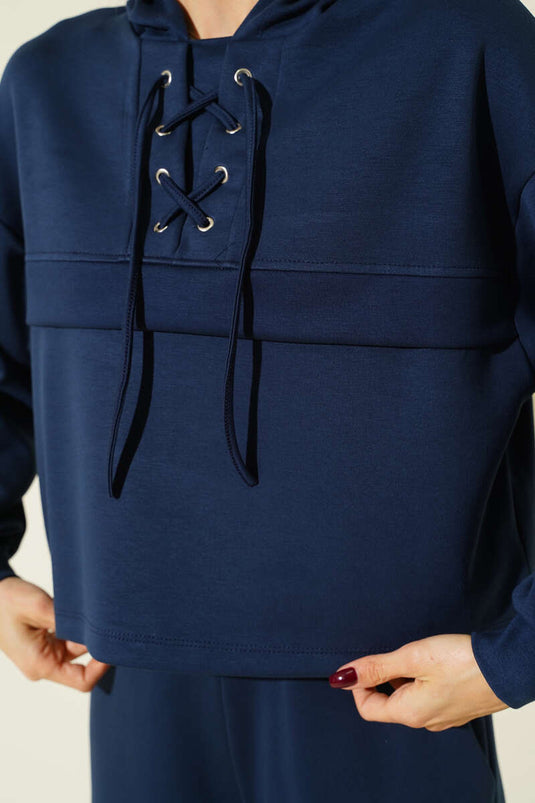 طقم سويتشيرت وبنطلون برباط ياكا باللون الأزرق الداكن