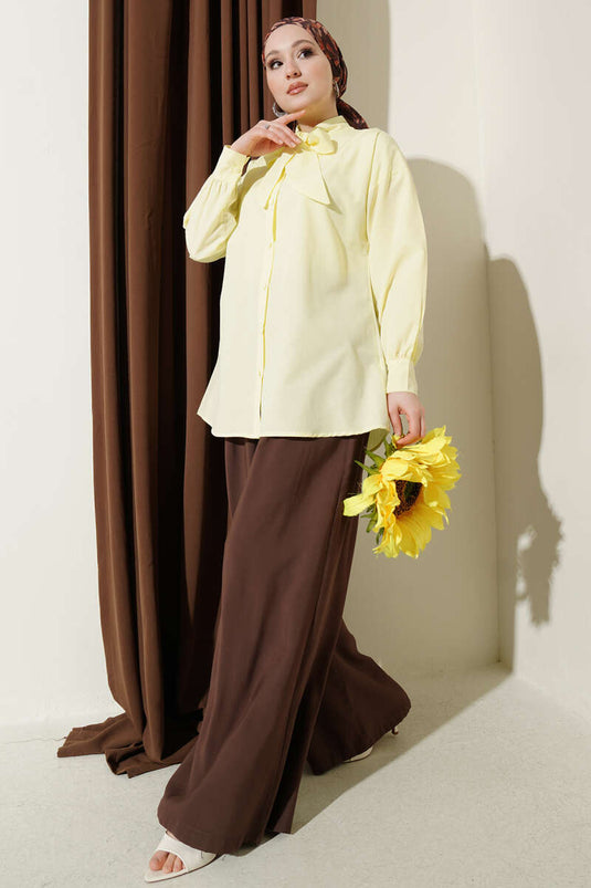 Chemise à détail noué jaune
