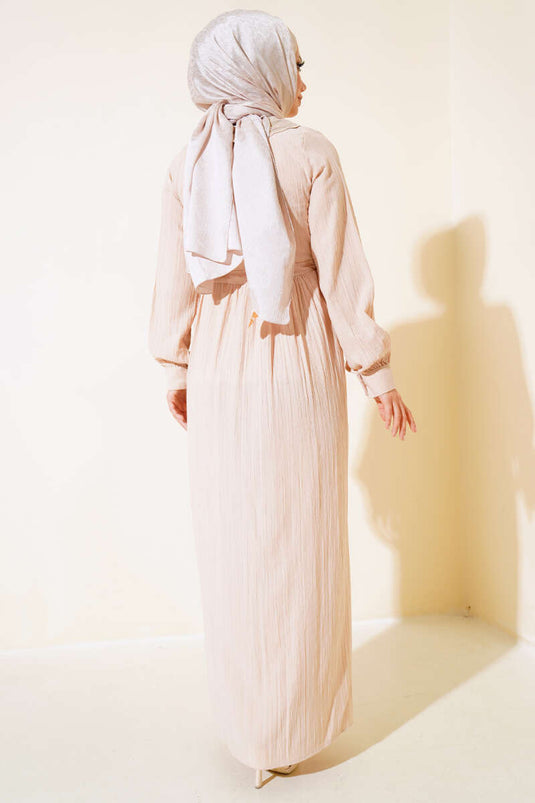 Yaka Dantelli Yarım Düğmeli Elbise Bej