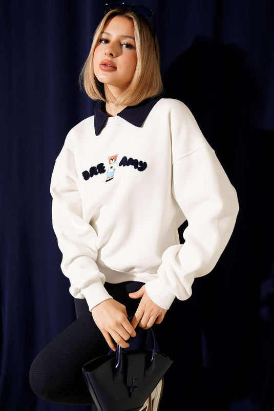 سويت شيرت بثلاثة خيوط مع تفاصيل على الياقة، لون بيج فاتح