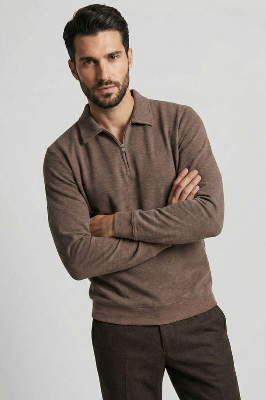 سويت شيرت رجالي نصف سحاب بتفصيل ياقة من صوف سلانيك لون قهوة بالحليب