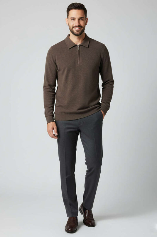 سويت شيرت رجالي بياقة مزينة بتفاصيل وسحاب نصفي، لون المنك