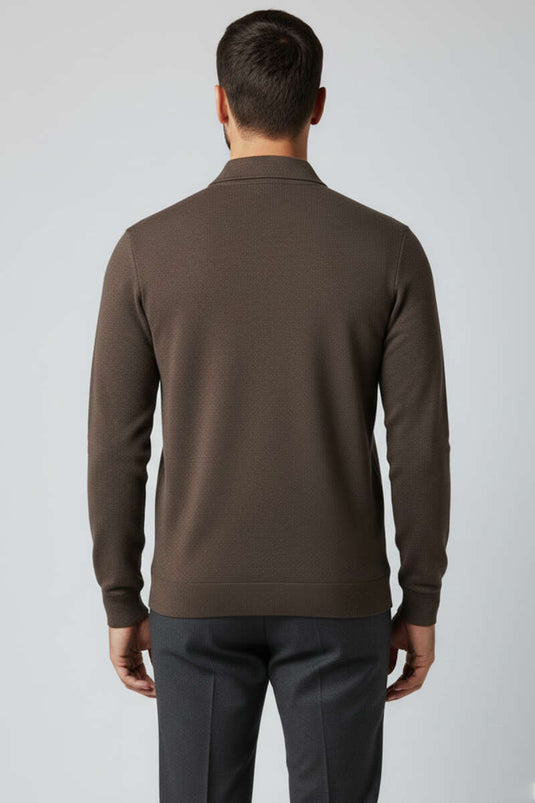 سويت شيرت رجالي بياقة مزينة بتفاصيل وسحاب نصفي، لون المنك