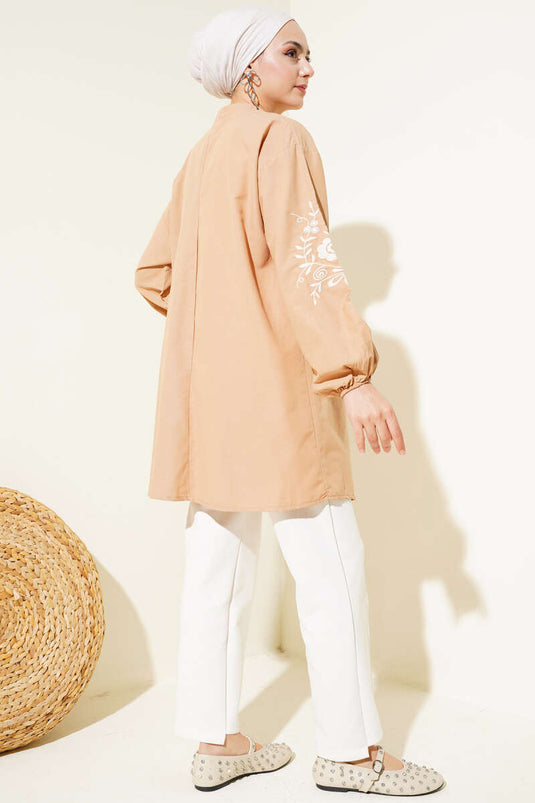 Geborduurde tuniek met knoopkraag Latte