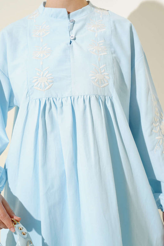 Yaka Düğmeli Nakışlı Tunik Mavi