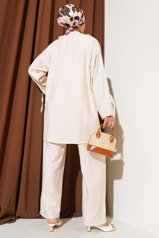 Zweiteiliger Anzug mit Rüschendetail Beige