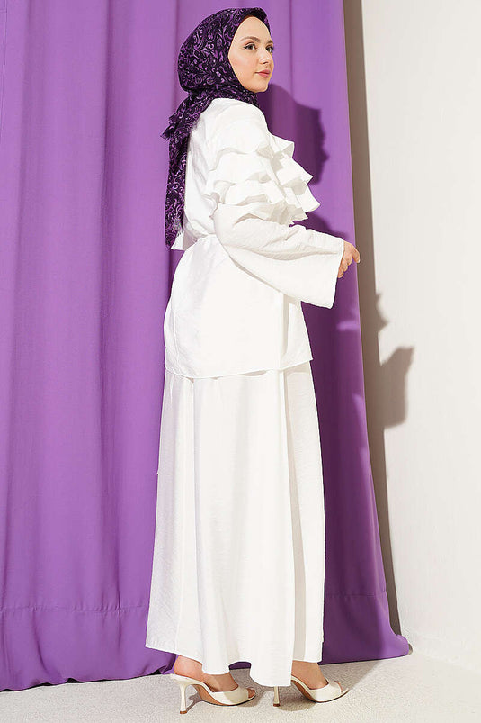 Ensemble Deux Pièces Modeste avec Jupe à Volants Couleur Écru