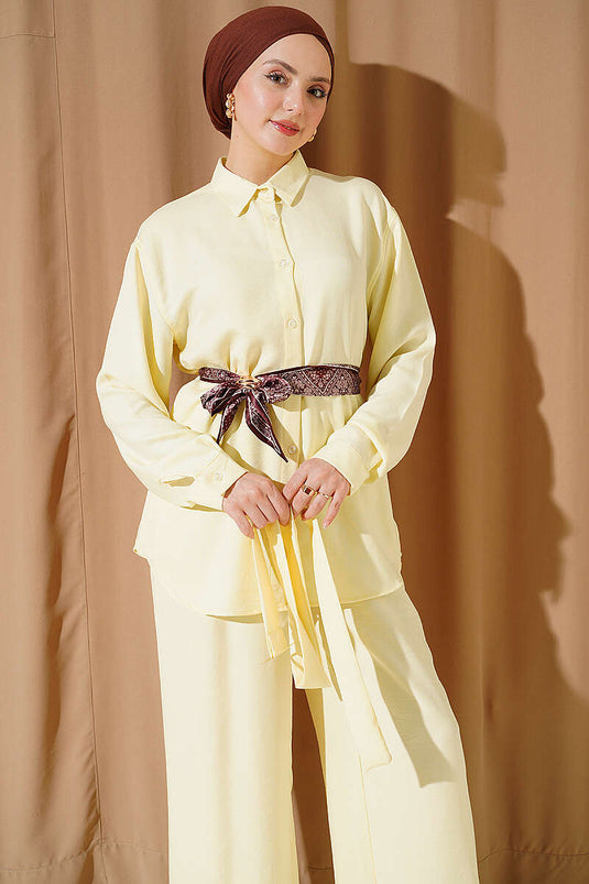Ensemble décontracté deux pièces avec ceinture et foulard Yaka, jaune