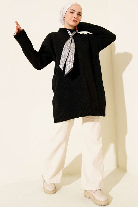 تونيك صوف ناعم بياقة وشاح ياكا باللون الأسود