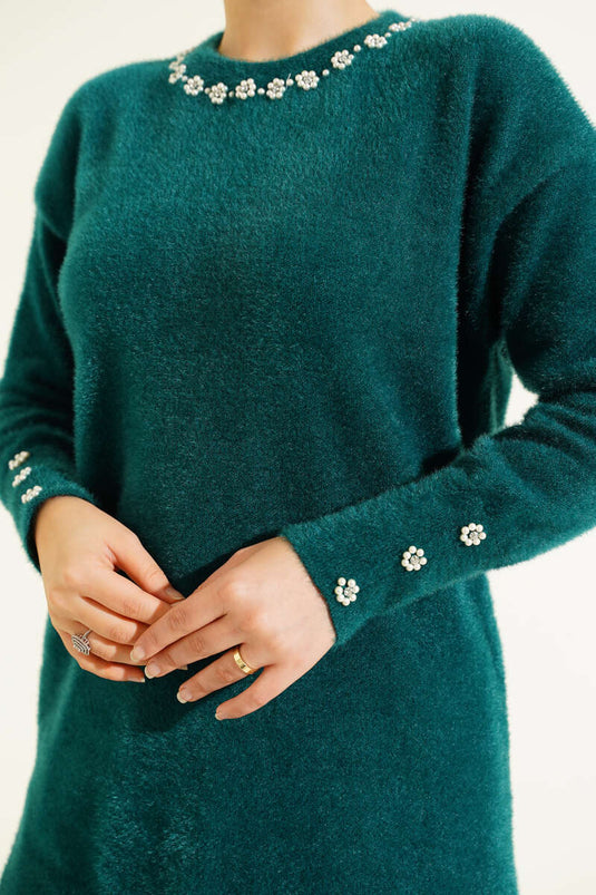 سترة ملتحية بياقة لؤلؤية زمردية