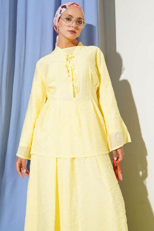 Yaka İp Bağlamalı Etekli Üçlü Takım Sarı