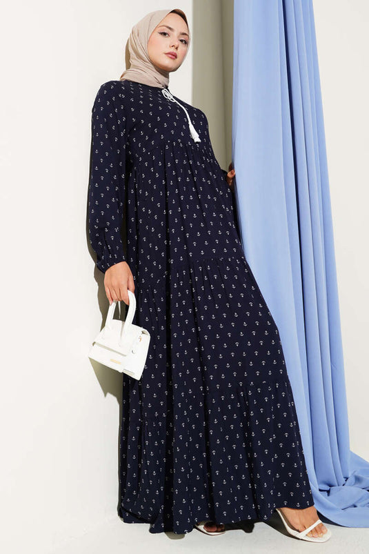 Marineblaues Kleid mit Ankermuster und Kordelzugkragen