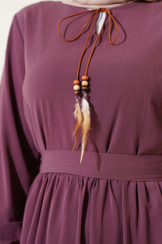 Kleid mit geripptem Kragen und Gürtel in Magenta