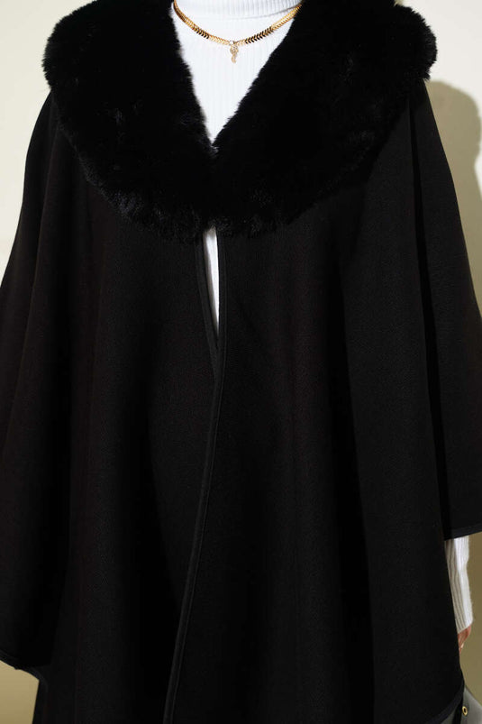 بونشو أسود بتفاصيل من الفرو