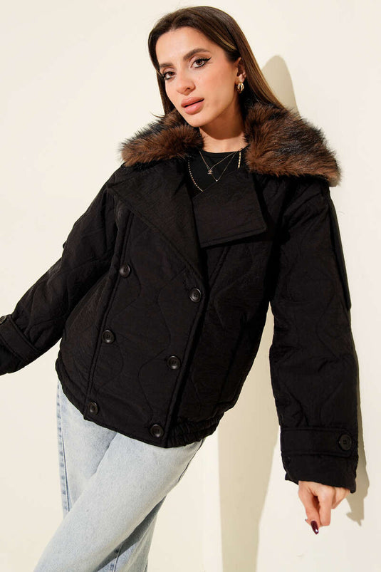 Manteau matelassé à col en fourrure, noir