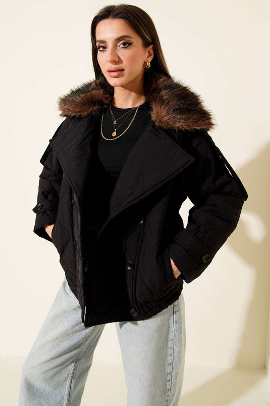 Manteau matelassé à col en fourrure, noir