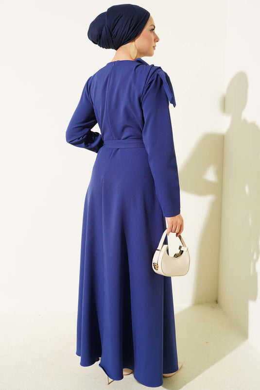 Yaka Parça Detaylı Abiye Elbise Lacivert