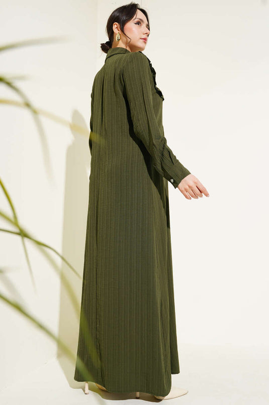 فستان مكشكش مع ياقة حجرية كاكي