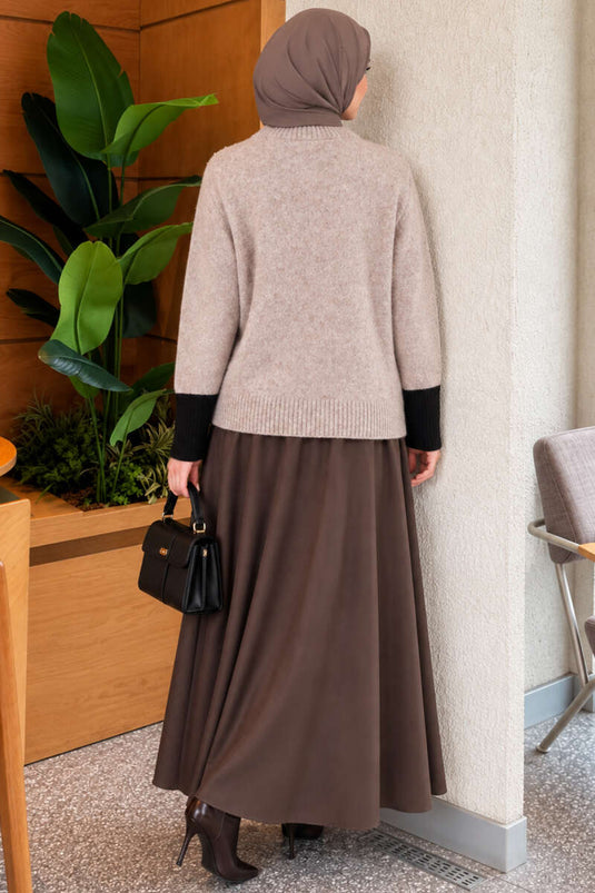 Cardigan In Maglia Con Cuori Decorati E Collo Alto Con Pietre