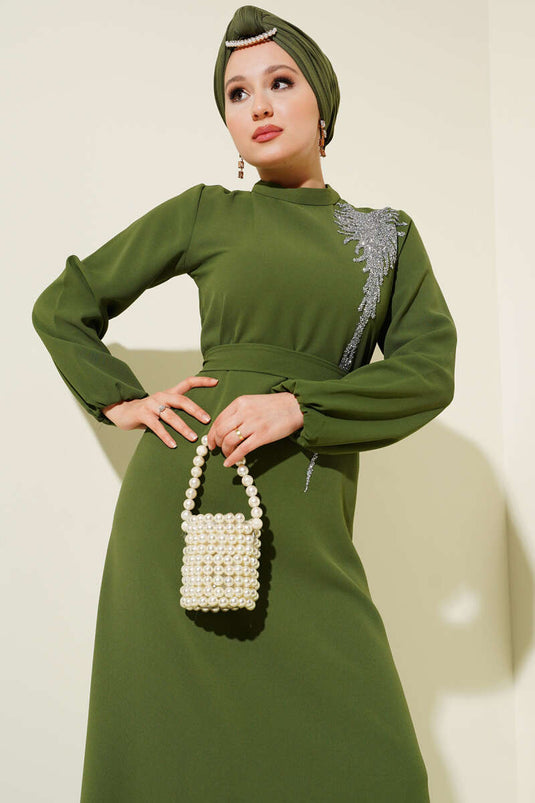 Yaka Taşlı Kuşaklı Elbise Haki