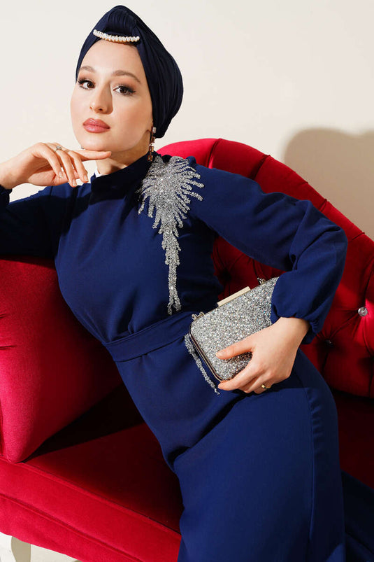 Yaka Taşlı Kuşaklı Elbise Lacivert