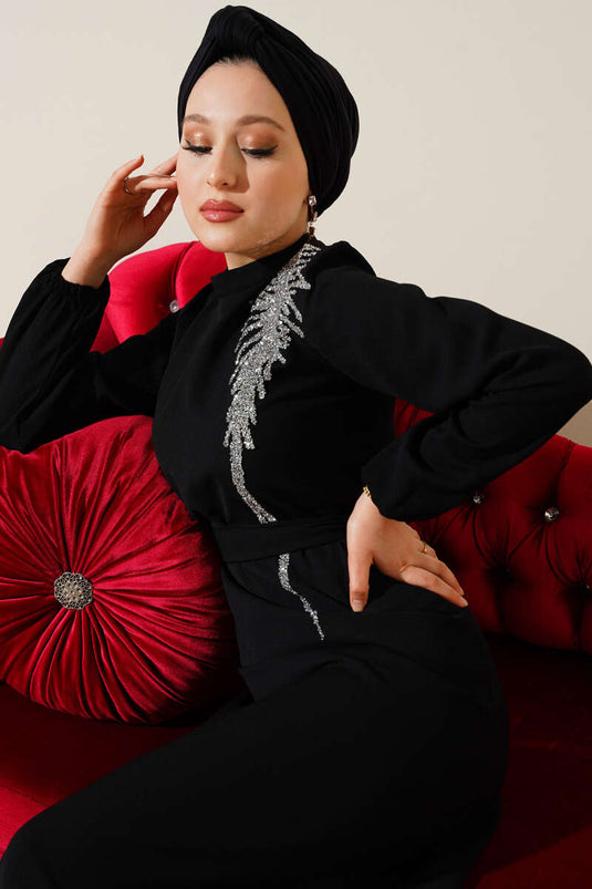 Yaka Taşlı Kuşaklı Elbise Siyah