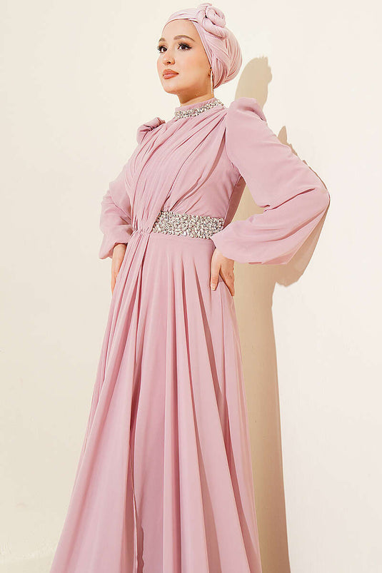 Robe de soirée en chiffon avec col et taille ornés de pierres, couleur poudre