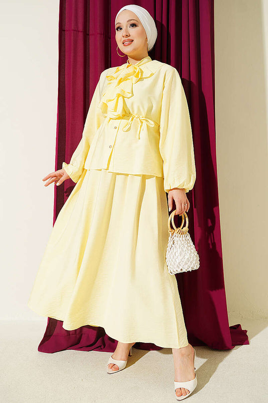 Yakası Fırfırlı Bağcıklı Etekli Takım Sarı